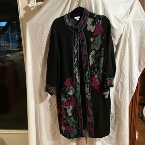 Beautiful j Jill sweater midi. Well placed flower’s flowing down the back